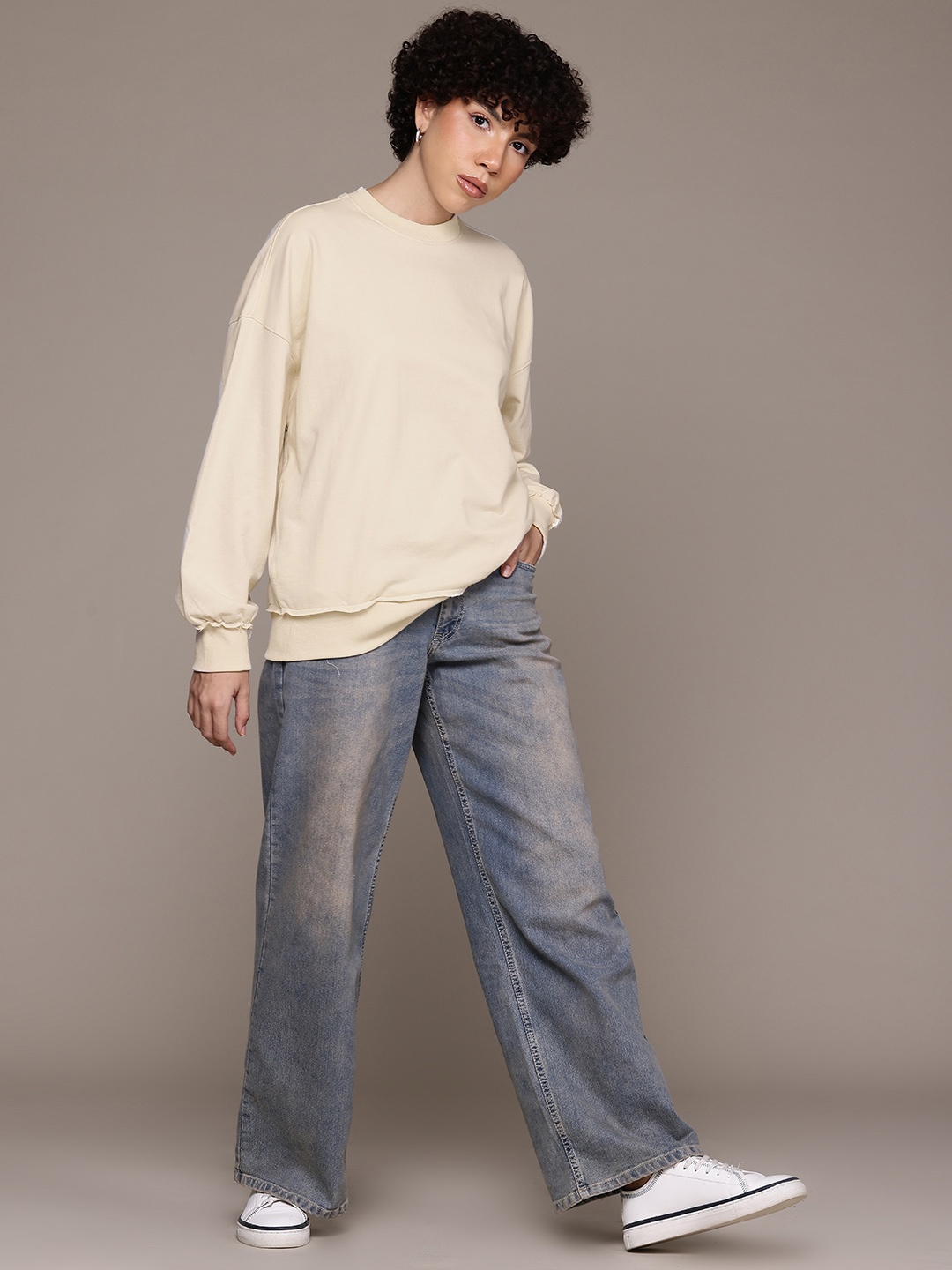 

The Roadster Lifestyle Co. Drop-Shoulder Sleeve Sweatshirt, Off white