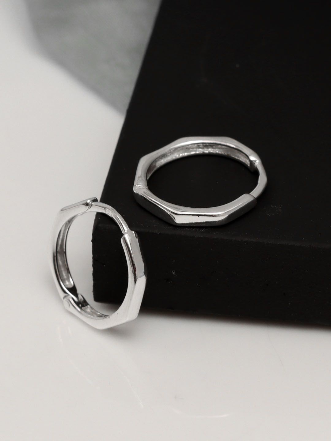 

LeCalla Men 925 Sterling Silver Light-Weight Hoop Earrings