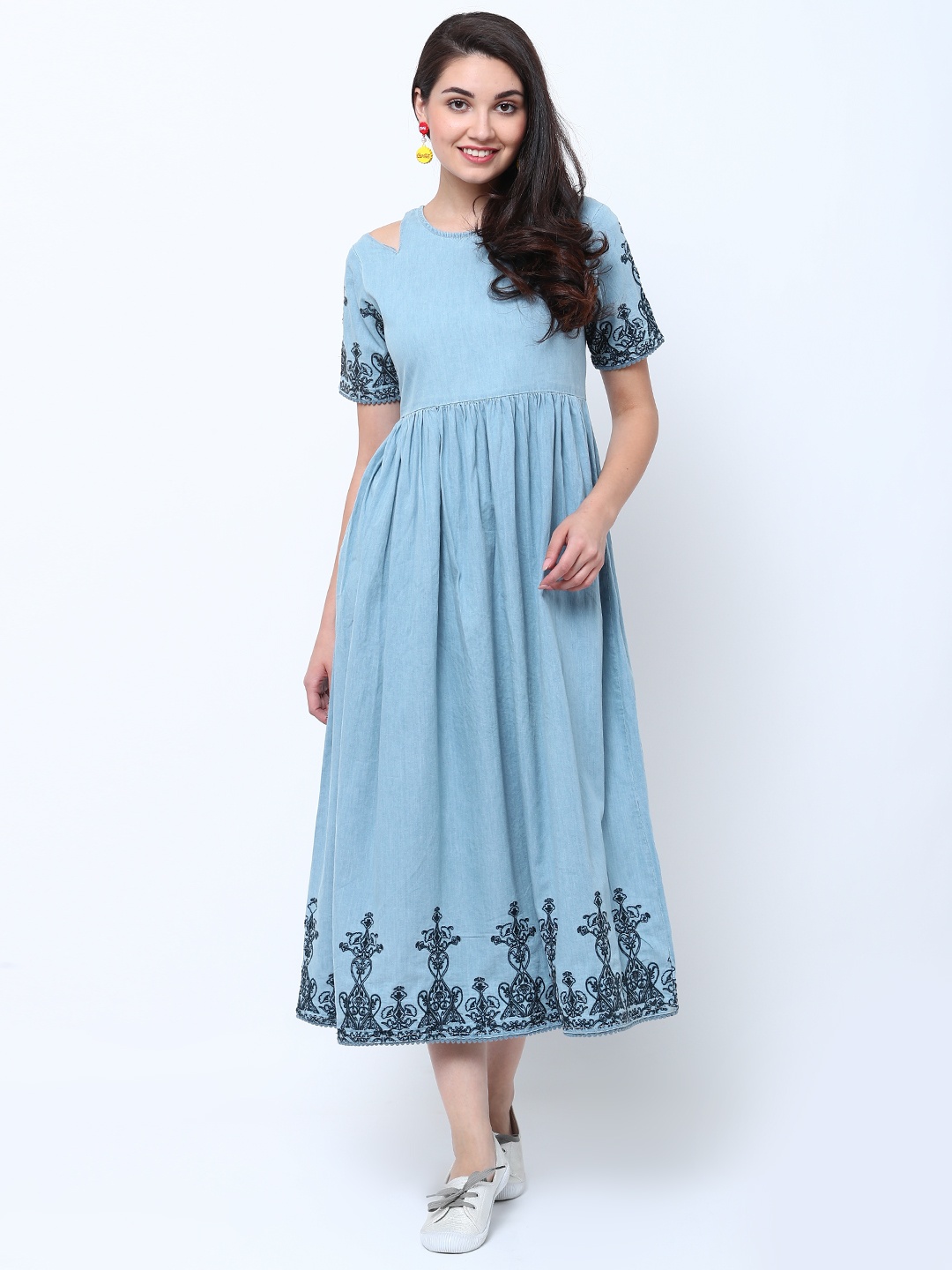 

Tokyo Talkies Women Blue & Black Solid A-Line Dress