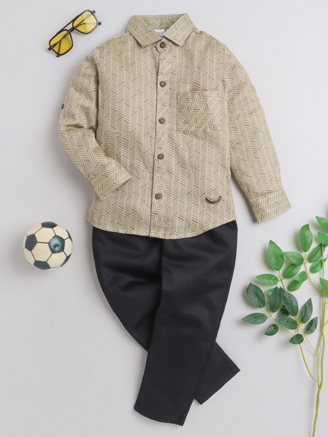 

BAATCHEET Boys Printed Mandarin Collar Pure Cotton Shirt With Short, Beige