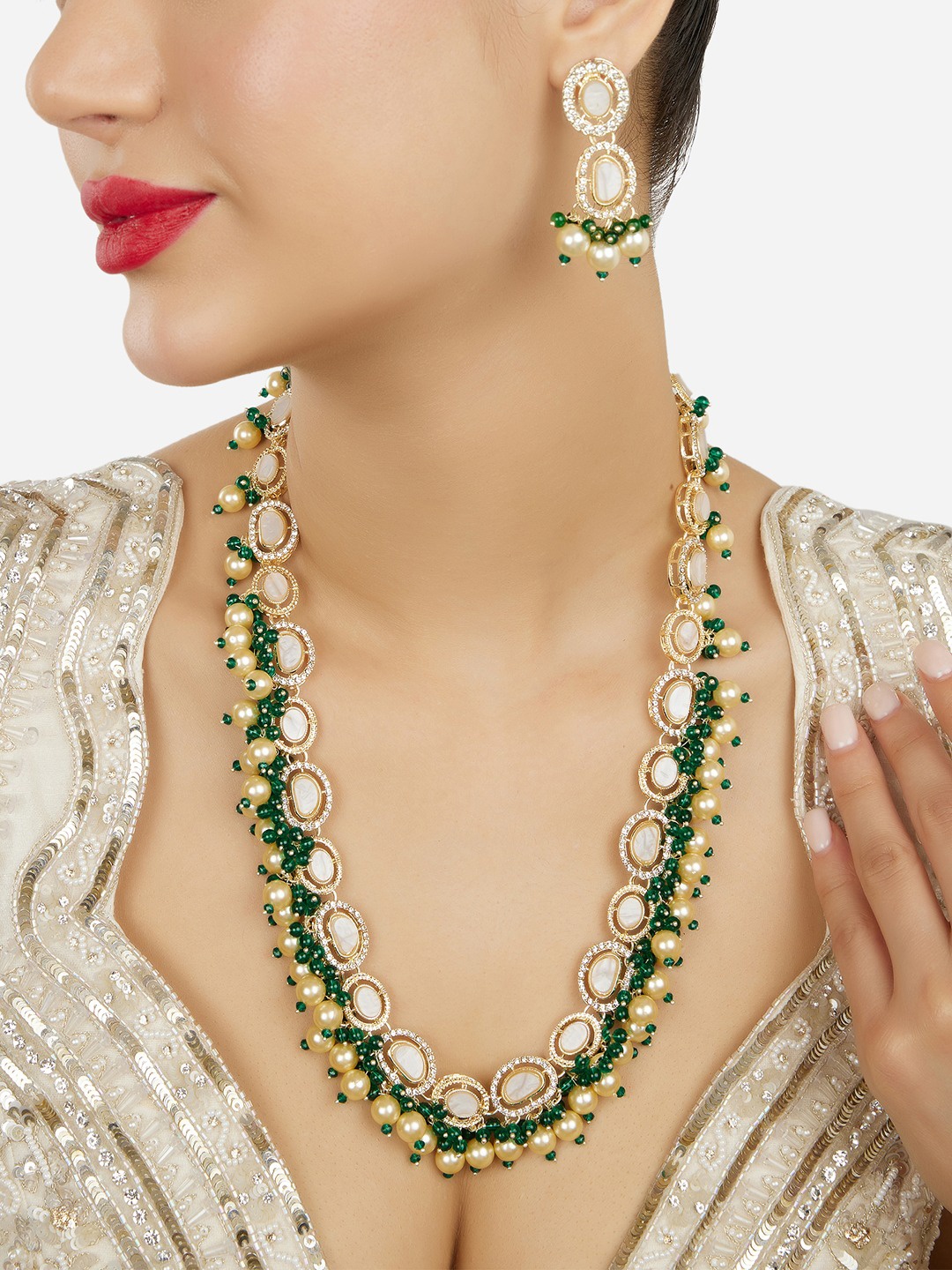 

Zaveri Pearls Gold-Plated Austrian Diamonds -Studded & Beaded Jewellery Set