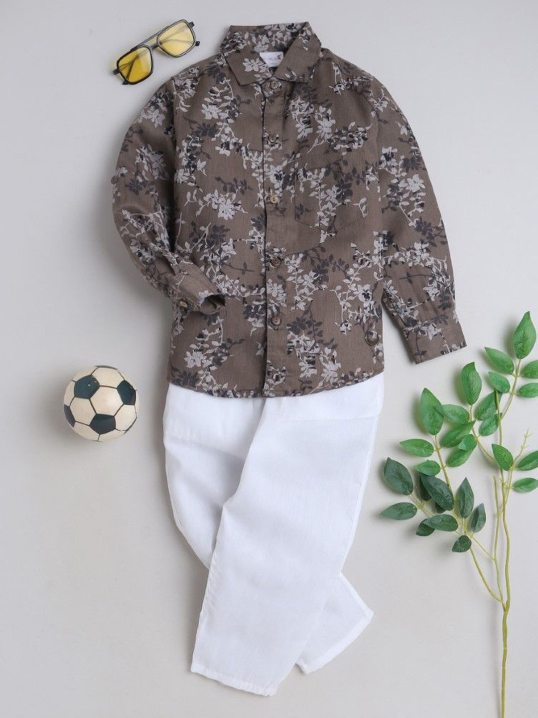 

BAATCHEET Boys Printed Pure Cotton Shirt With Trousers, Brown