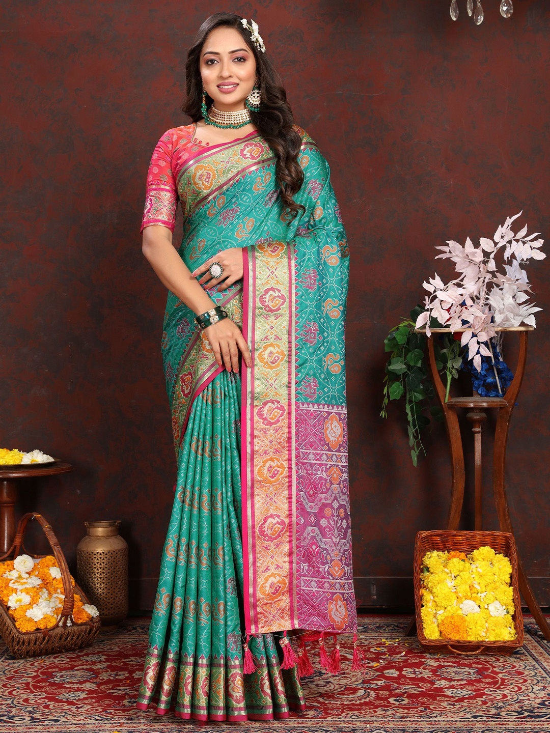 

Mitera Ethnic Motifs Zari Patola Saree, Green