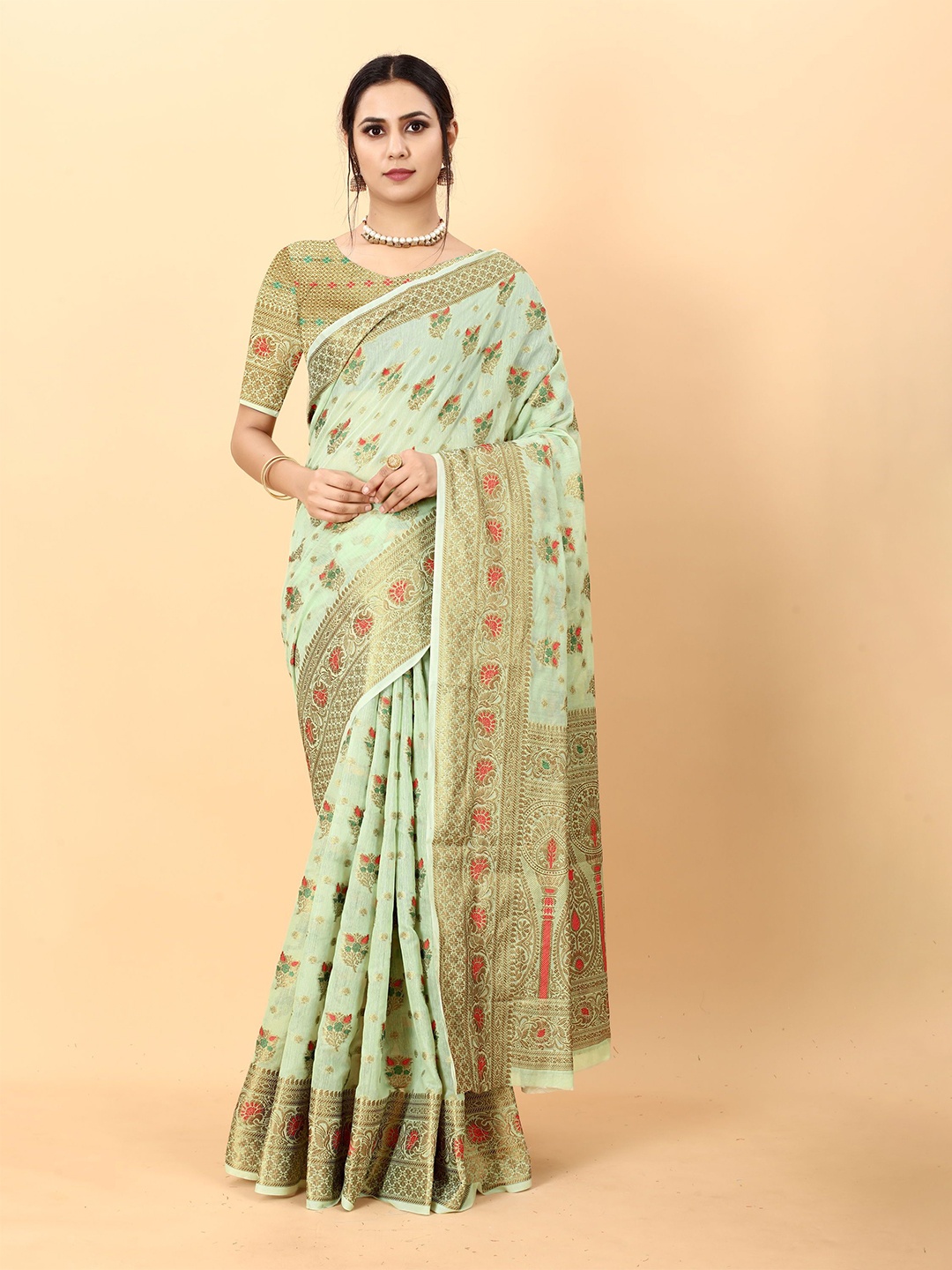 

Mitera Floral Zari Banarasi Saree With Blouse Piece, Green