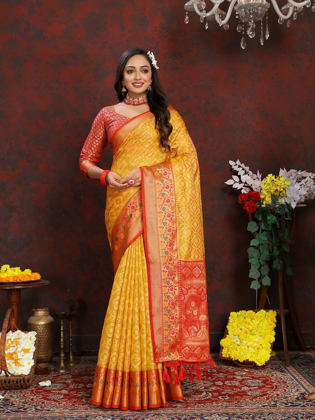 

Mitera Ethnic Motifs Zari Organza Banarasi Saree, Yellow