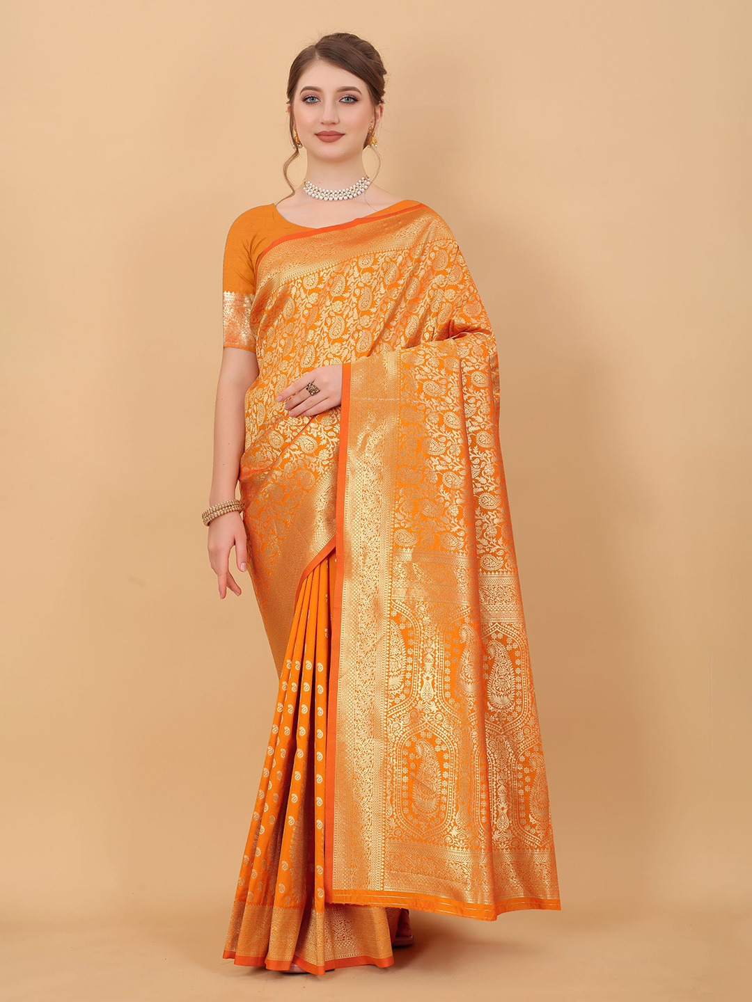 

Mitera Floral Zari Banarasi Saree With Blouse Piece, Orange