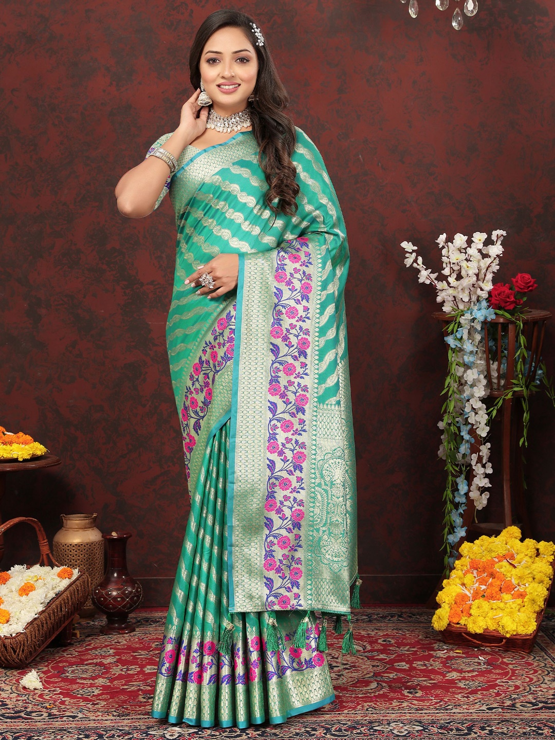 

Mitera Woven Design Zari Banarasi Saree, Green