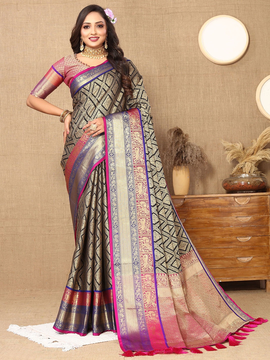 

Mitera Ethnic Motifs Zari Banarasi Saree, Black