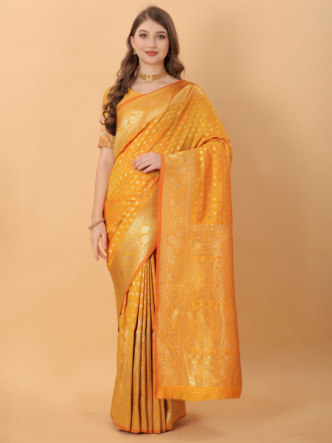 

Mitera Floral Zari Banarasi Saree With Blouse Piece, Orange