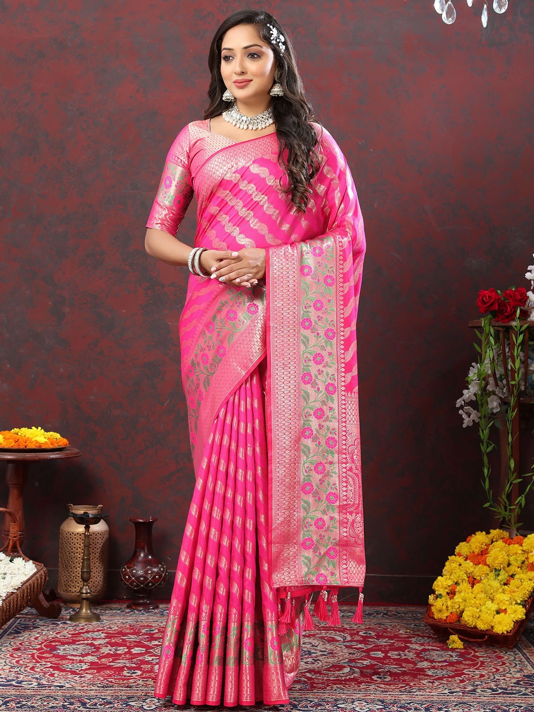 

Mitera Woven Design Floral Zari Banarasi Saree, Pink