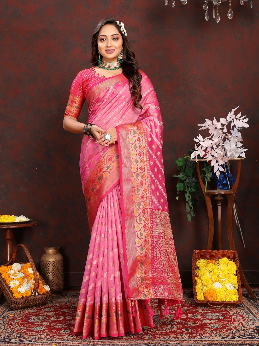 

Mitera Floral Zari Banarasi Saree, Pink