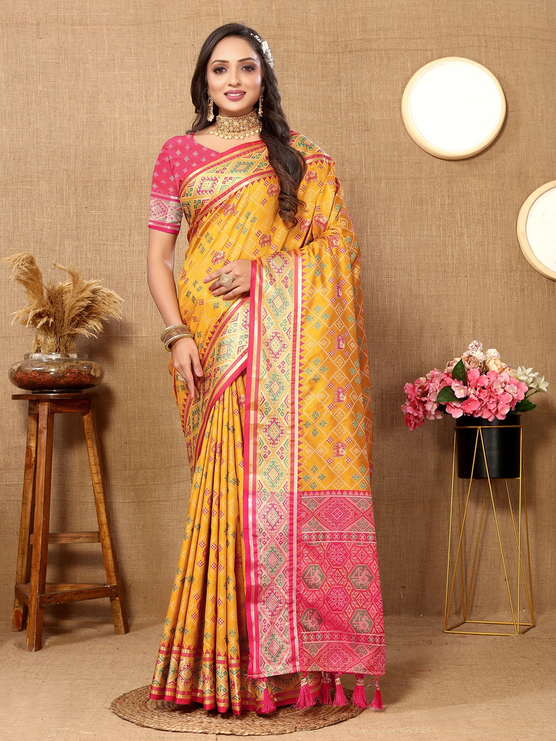 

Mitera Ethnic Motifs Zari Pure Silk Patola Saree, Yellow