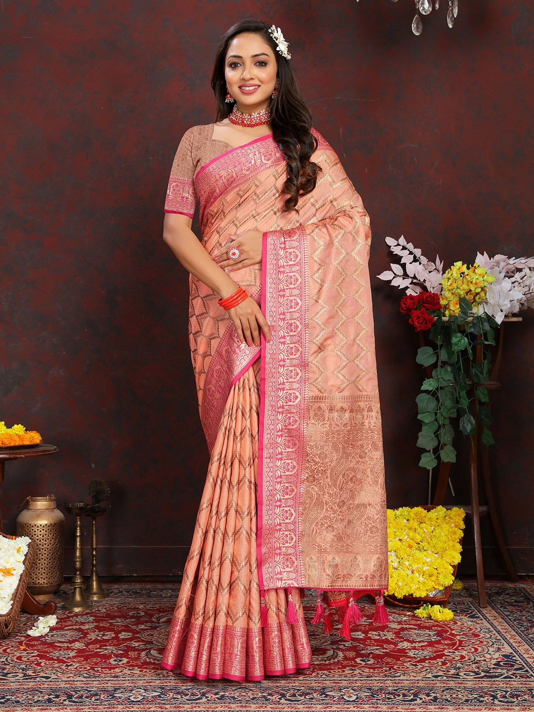 

Mitera Woven Design Zari Banarasi Saree, Peach