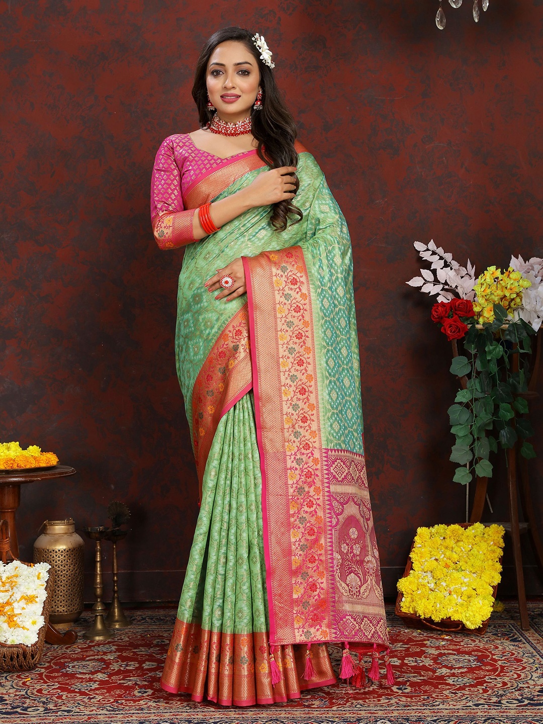 

Mitera Bandhani Zari Organza Banarasi Saree, Green