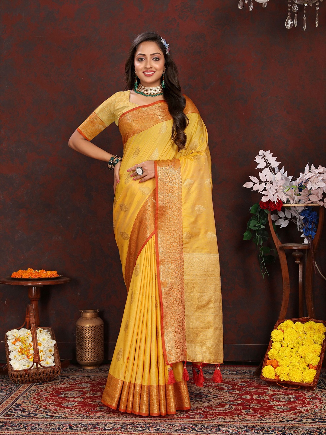 

Mitera Ethnic Motif Zari Banarasi Saree, Yellow