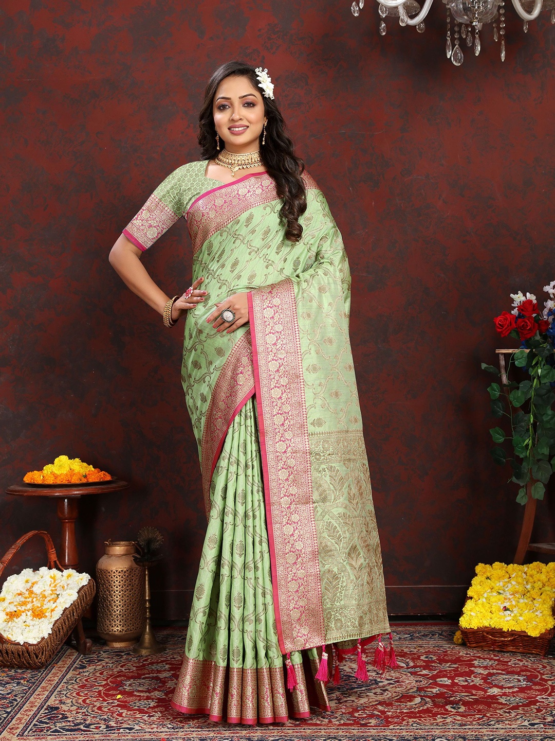 

Mitera Ethnic Motifs Zari Banarasi Saree, Green
