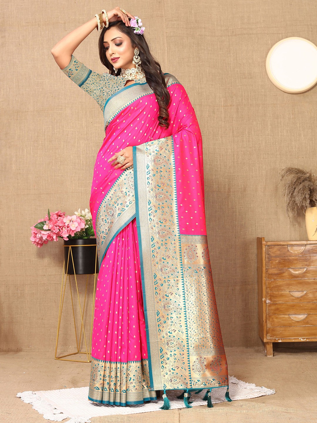 

Mitera Paisley Zari Pure Silk Banarasi Saree, Pink