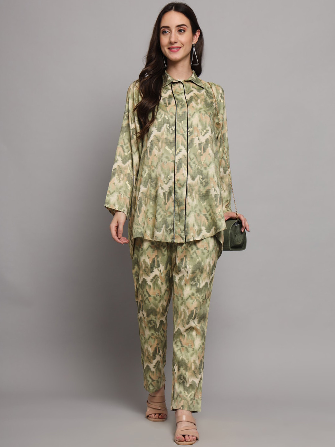 

Suktam Trendz Green Abstract Printed Spread Collar Shirt With Trousers