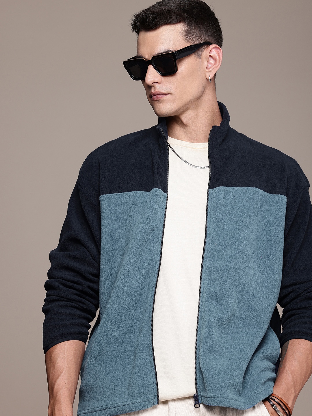 

The Roadster Life Co. Colourblocked Fuzzy Front-Open Sweatshirt, Navy blue