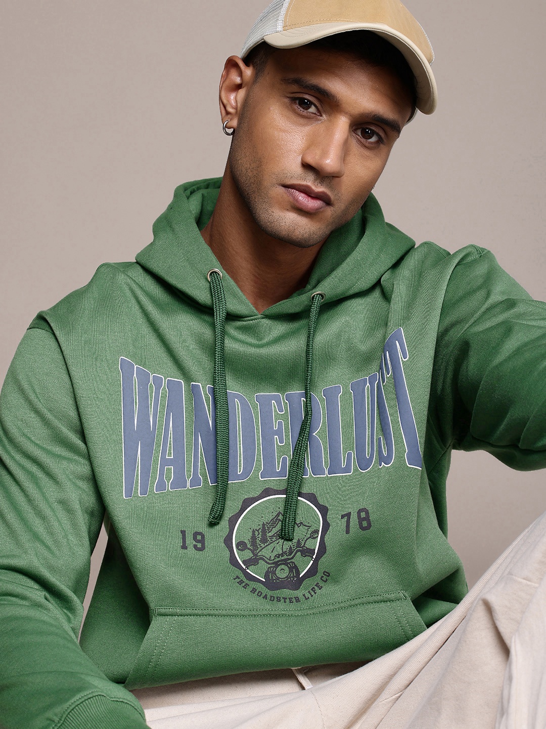 

The Roadster Life Co. Relaxed Fit Typography Printed Hooded Sweatshirt, Green