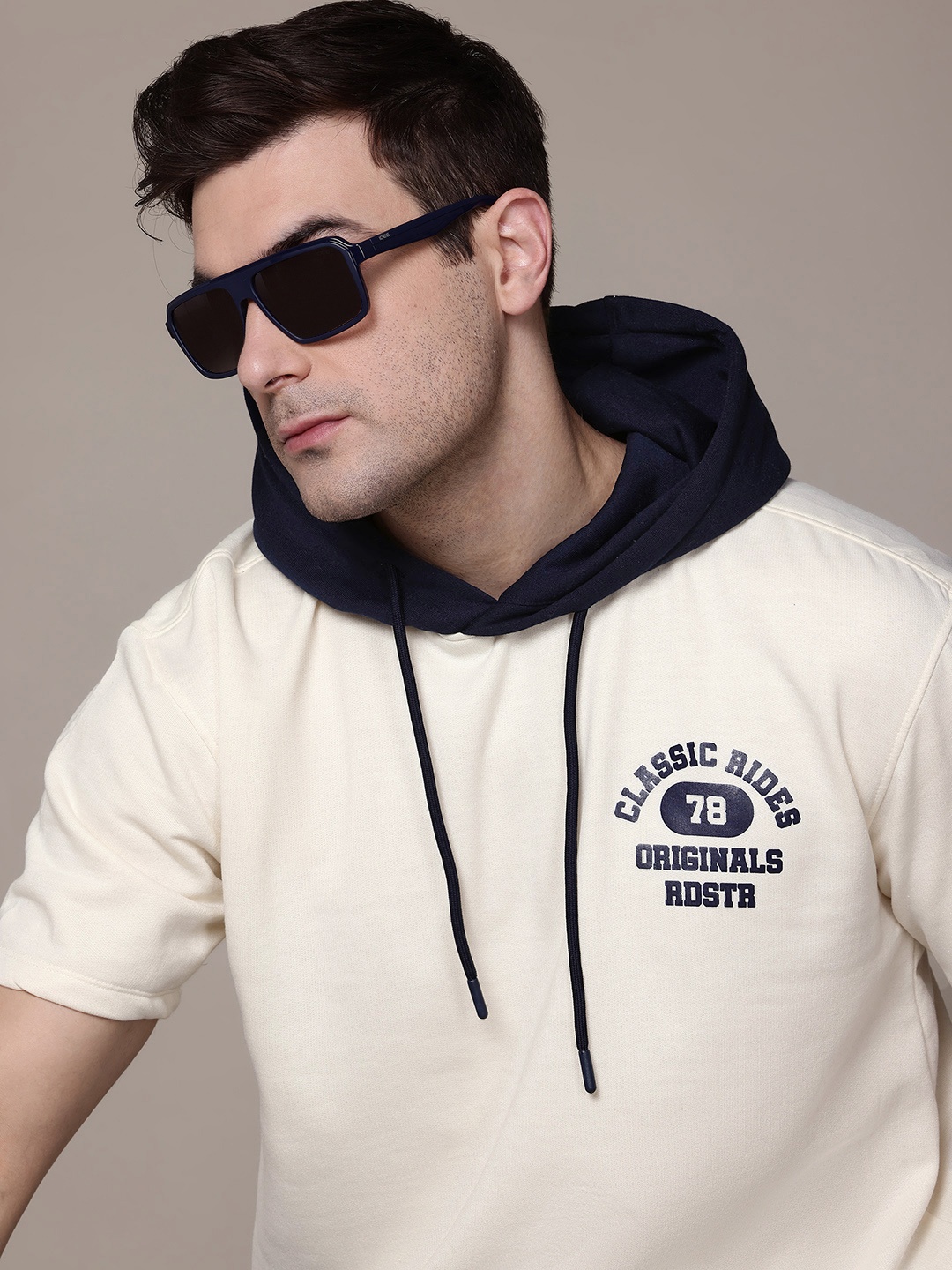 

The Roadster Lifestyle Co. Typography Printed Hooded Sweatshirt, Off white