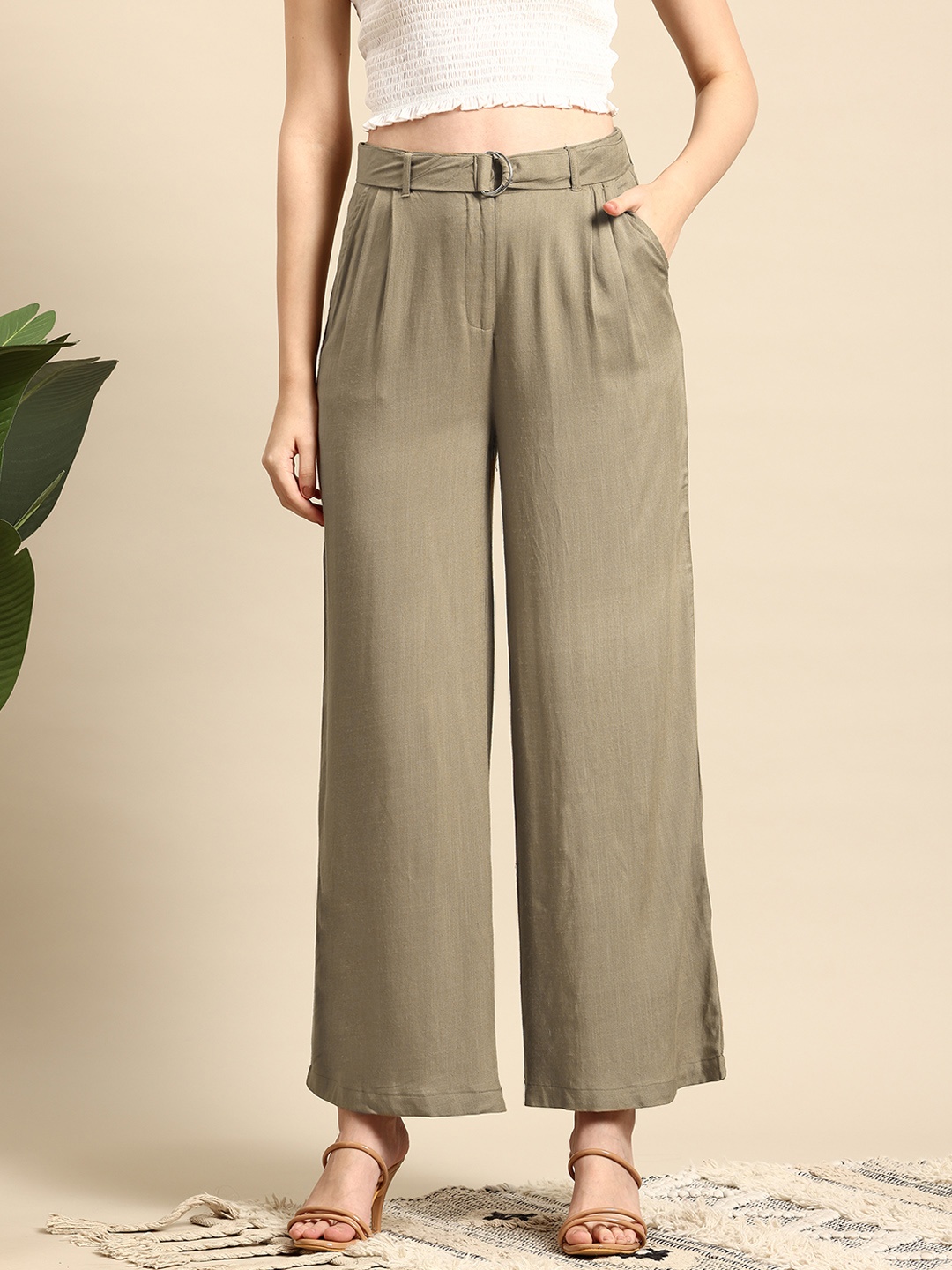 

Mast & Harbour Women High-Rise Trousers Comes With a Belt, Beige