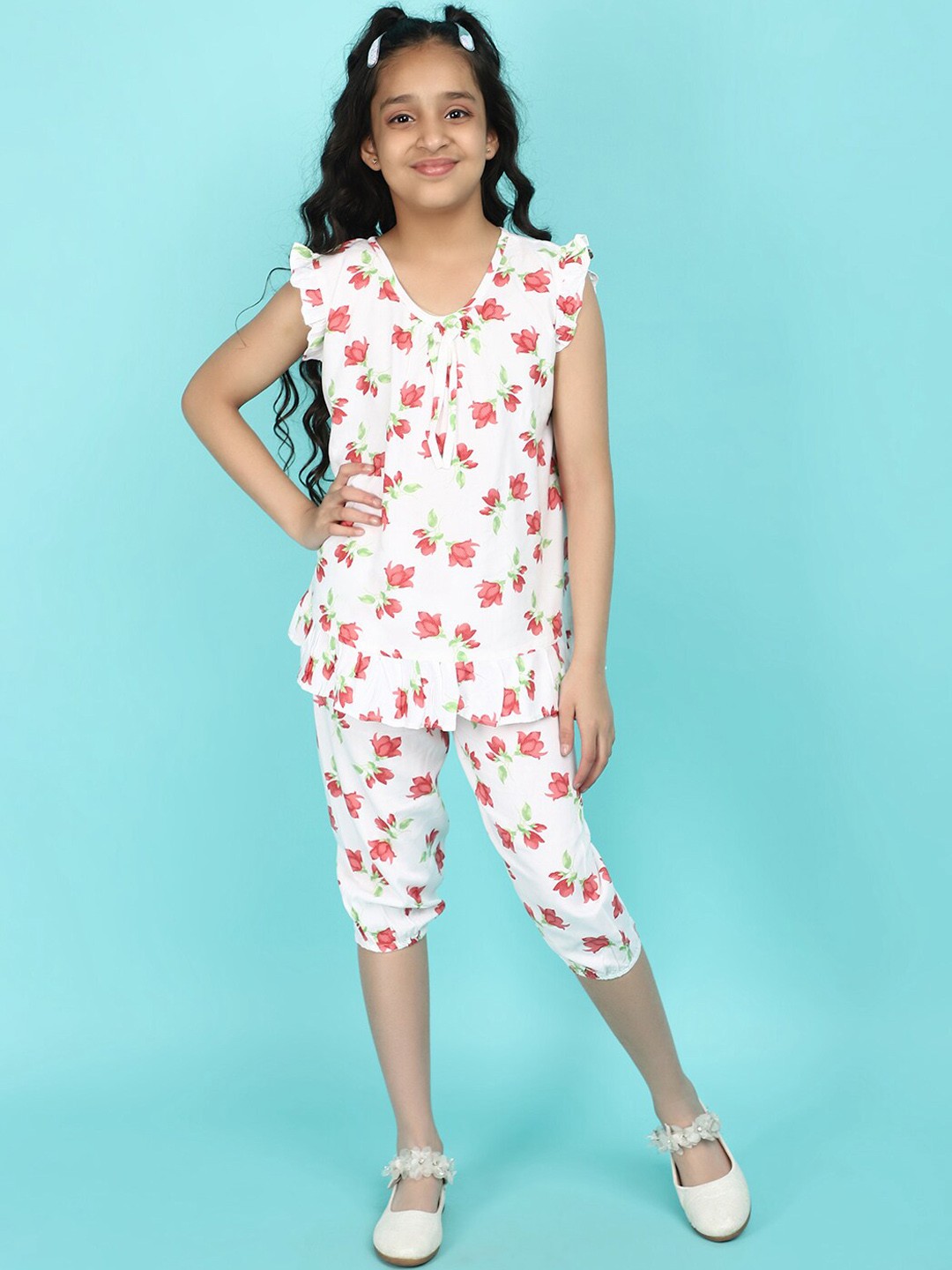 

V-Mart Printed Pure Cotton Top With Capris Clothing Set, White