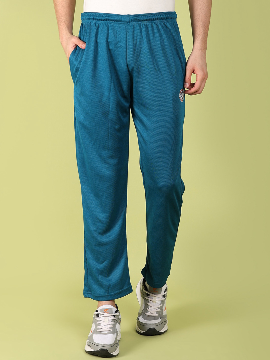 

V-Mart Men Cotton Track Pant, Green