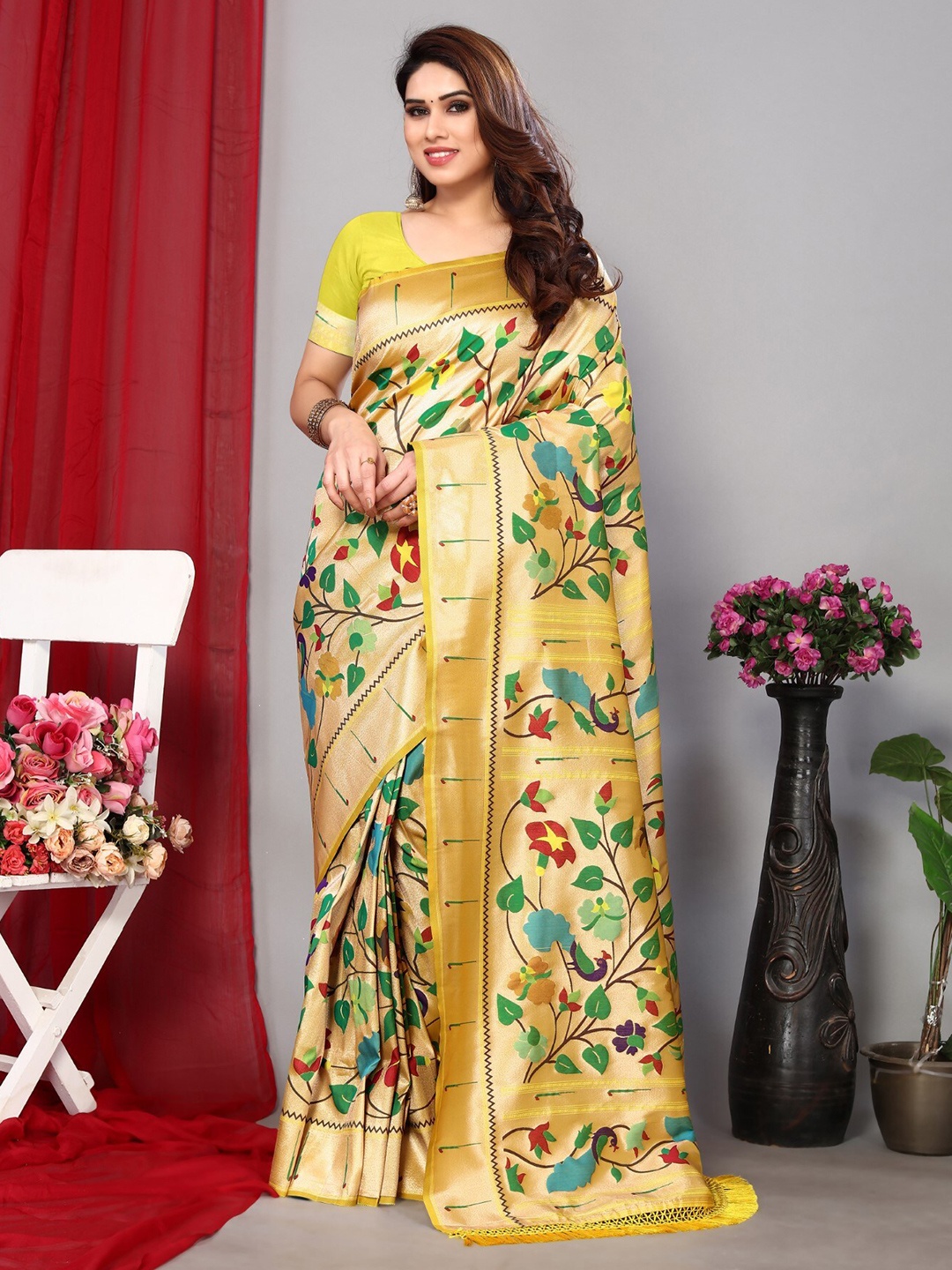

LeeliPeeri Designer Woven Design Zari Belted Banarasi Saree, Yellow