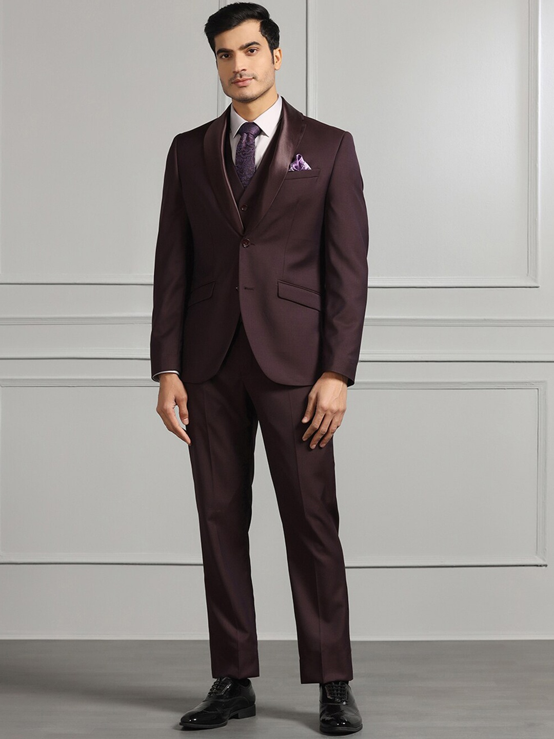 

Blackberrys Shawl Collar Slim-Fit Single-Breasted Three-Piece Formal Suit, Purple