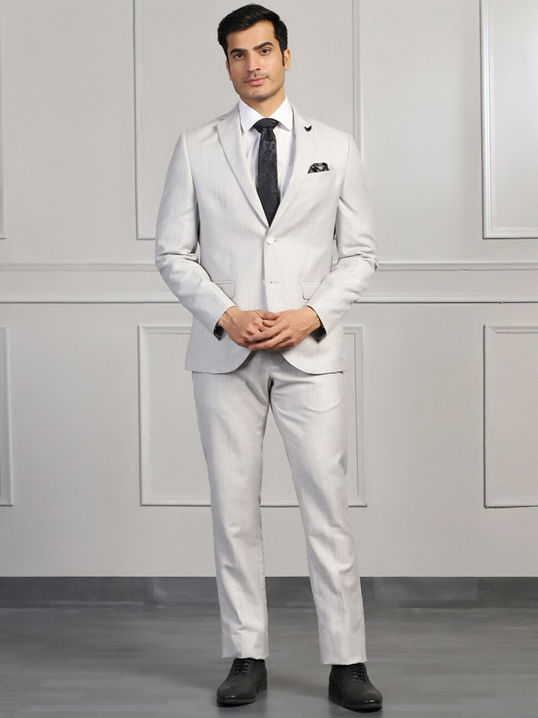 

Blackberrys Men Slim-Fit Single-Breasted Two-Piece Formal Suit, Grey