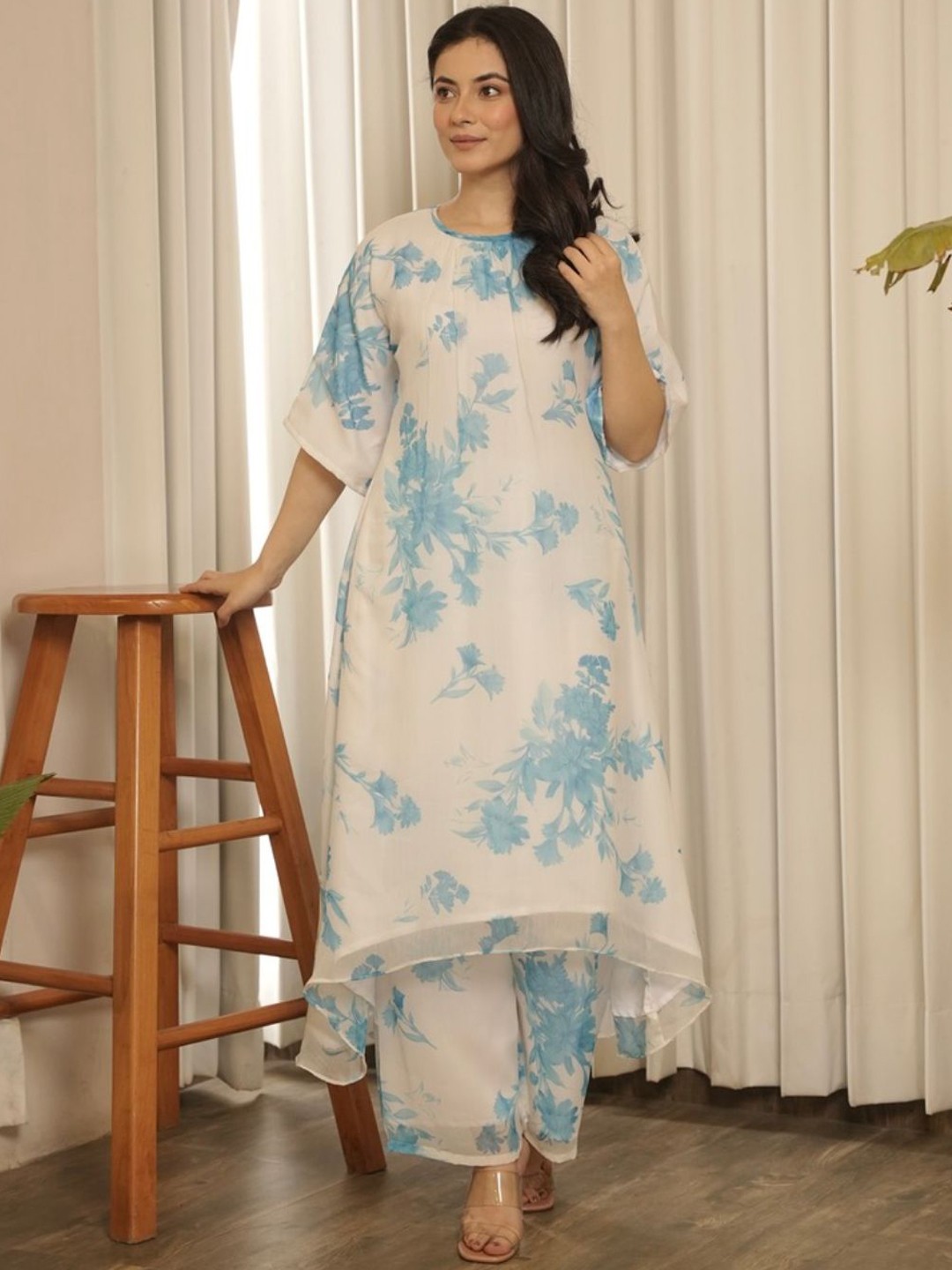 

OneWe Meher Orchid Printed Top With Trousers Co-Ords, White