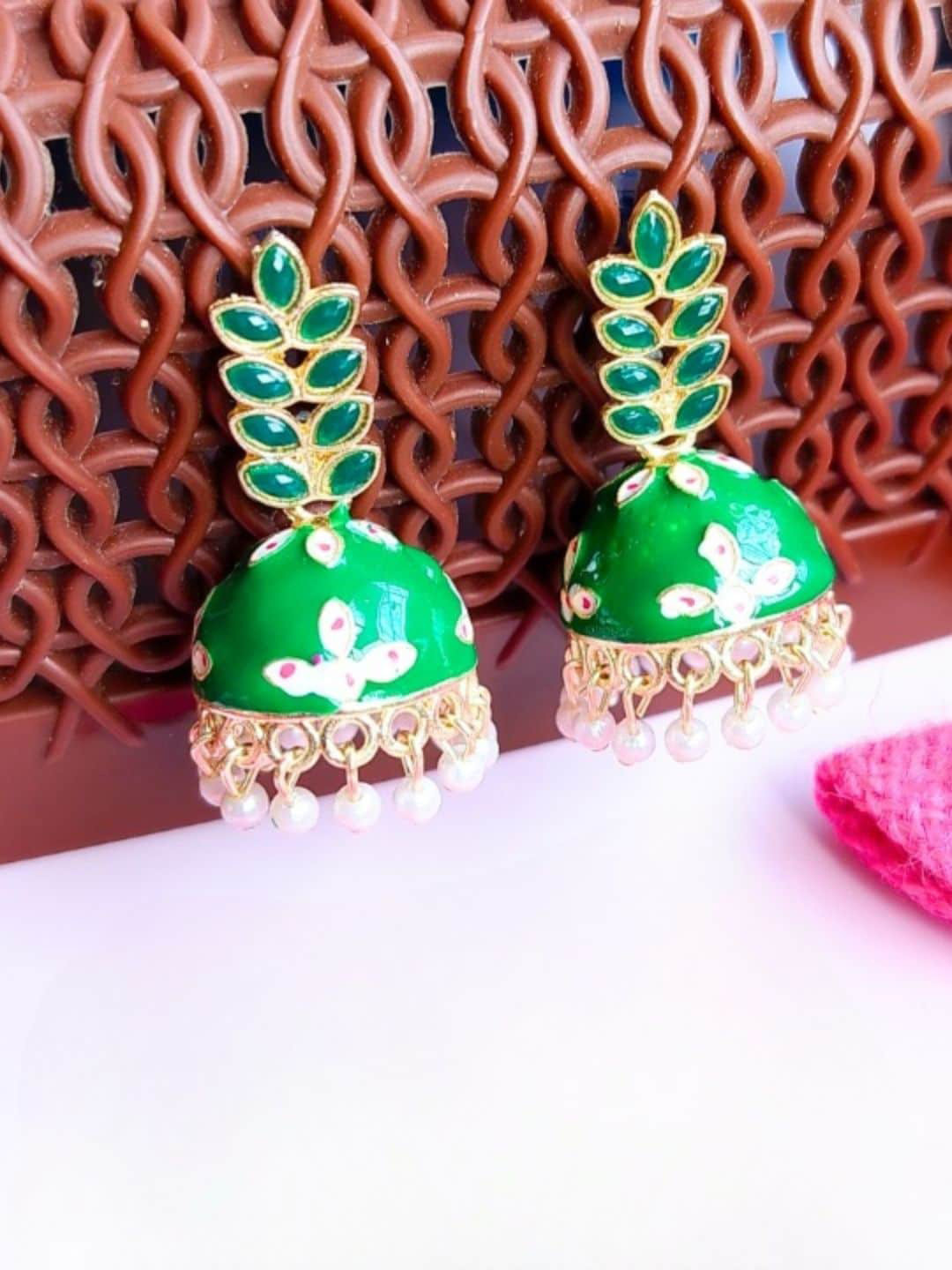 

Anouk Green Gold Plated Kundan Leaf Shaped Jhumkas