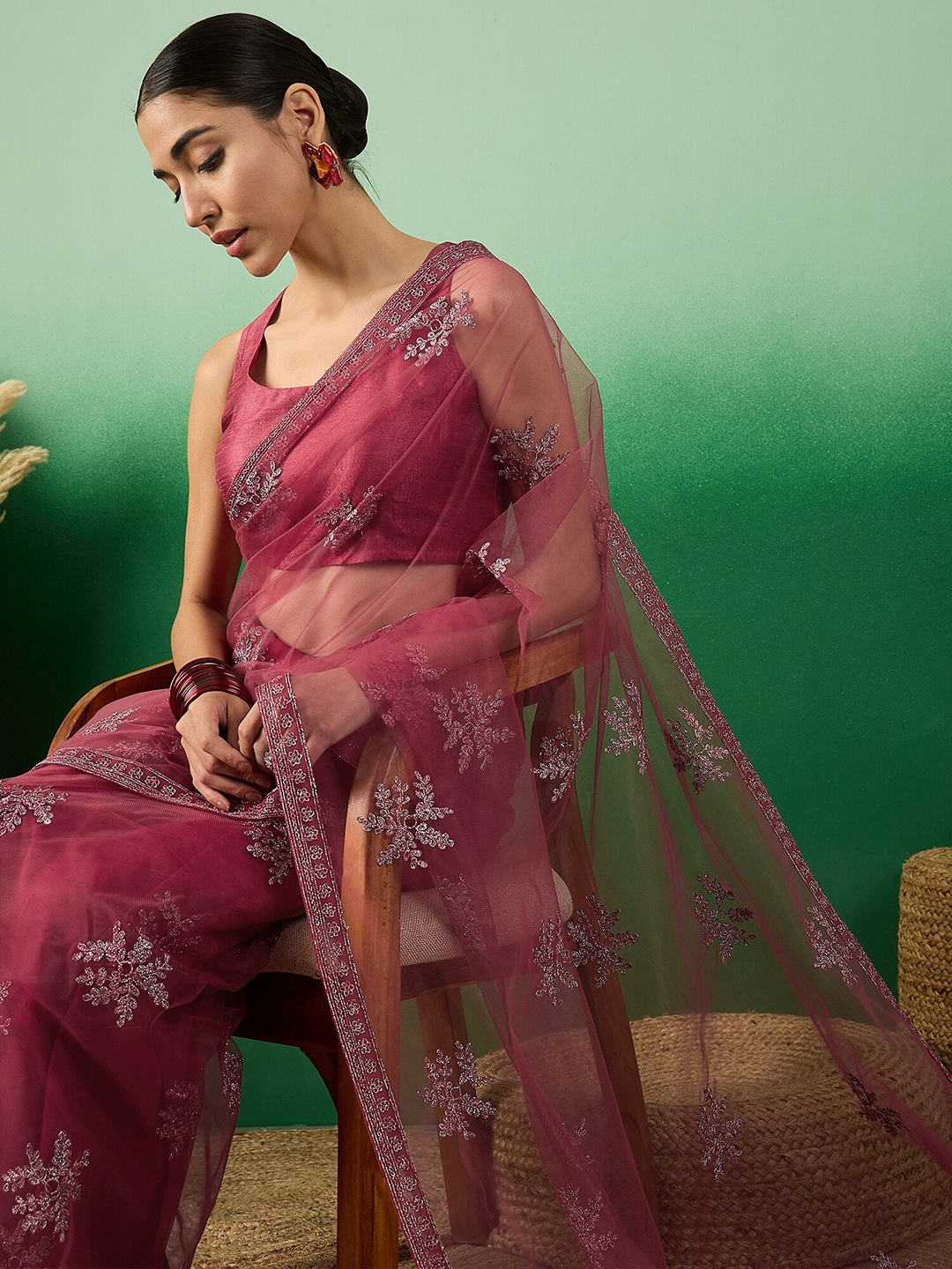 

Sangria Floral Zari Embroidered Saree With Blouse Piece, Pink