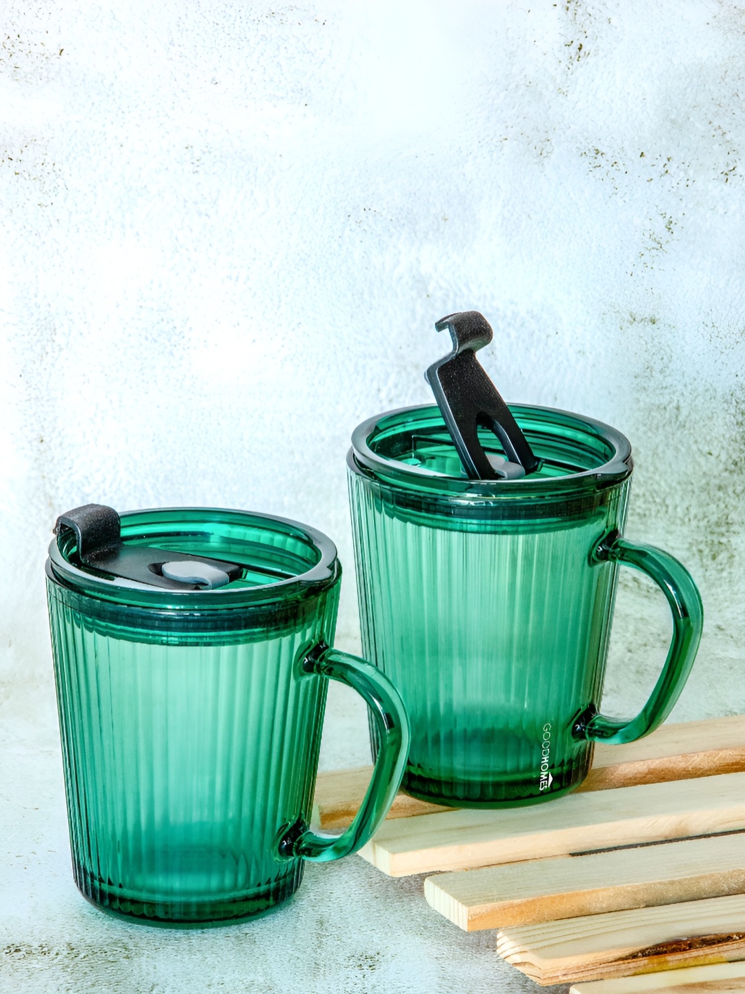 

Aura Green 2 Pieces Textured Glass Glossy Mugs Sipper 370ml Each With Lid & Straw