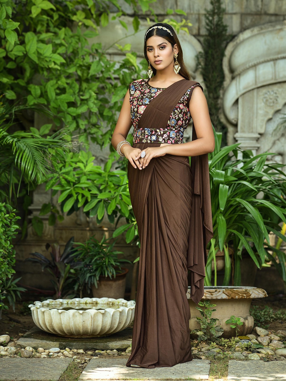 

THE52 Sequinned Belted Saree, Brown