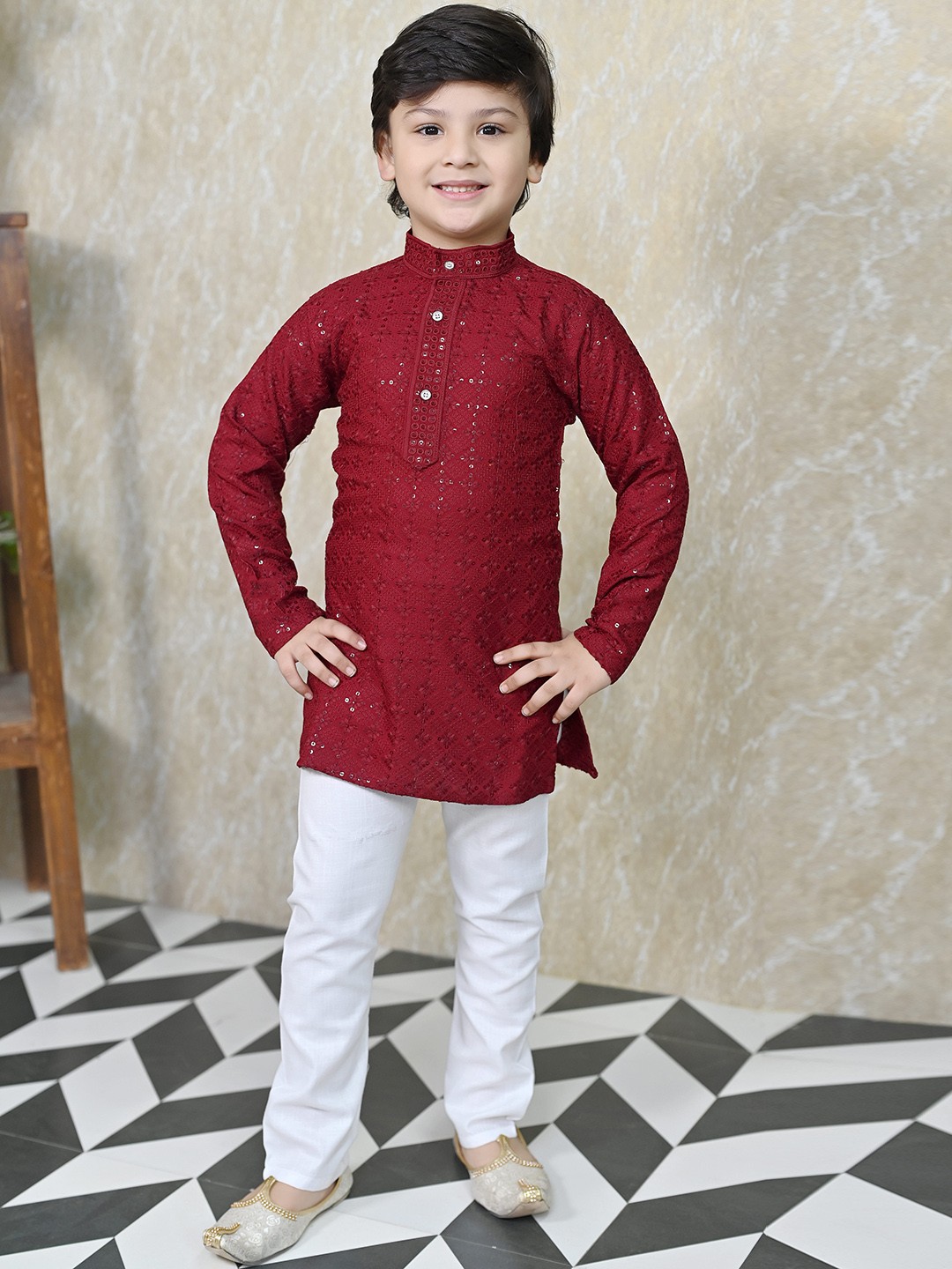

BT DEZINES Boys Ethnic Motifs Embroidered Sequinned Straight Kurta With Pyjama, Maroon