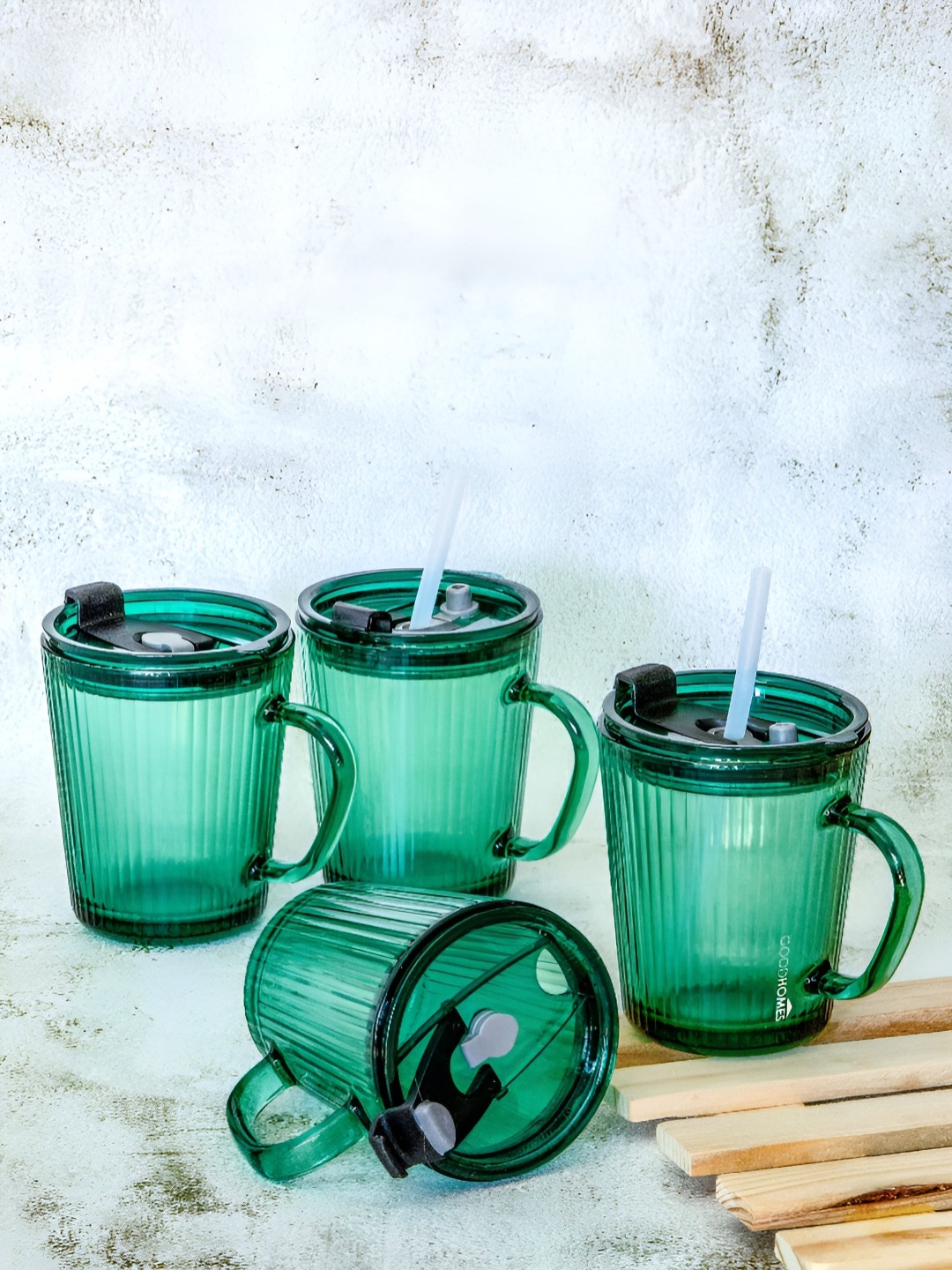 

Aura Transparent 4 Pieces Textured Glass Mugs Sipper With Lid & Straw 370 ml Each