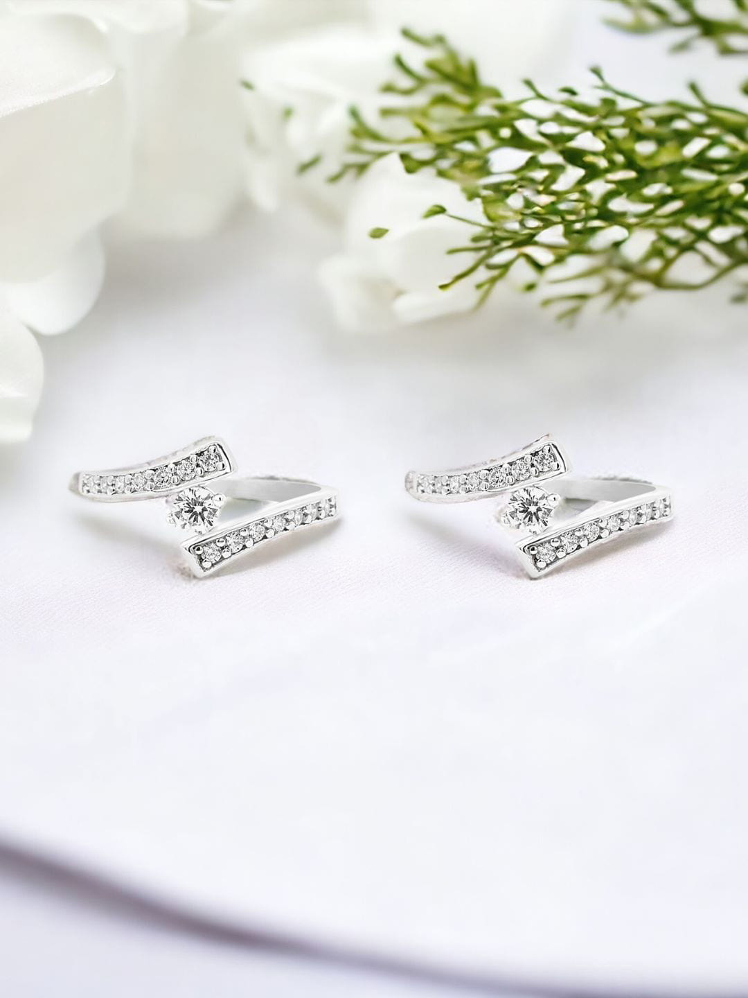 

Nistra Set Of 2 Rhodium-Plated Cubic Zirconia-Studded Sterling Silver Toe Rings