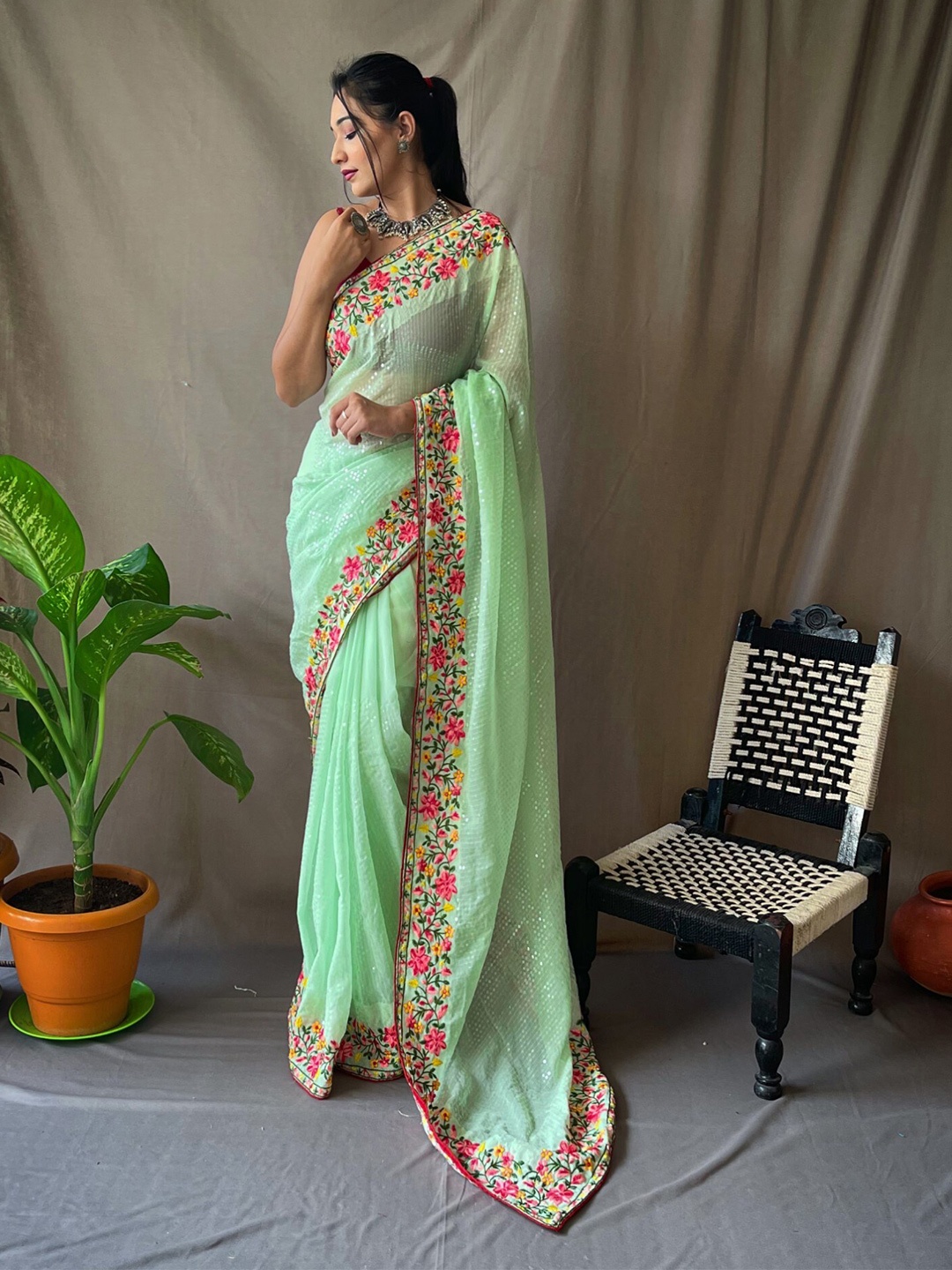 

LeeliPeeri Designer Embellished Sequinned Saree, Green