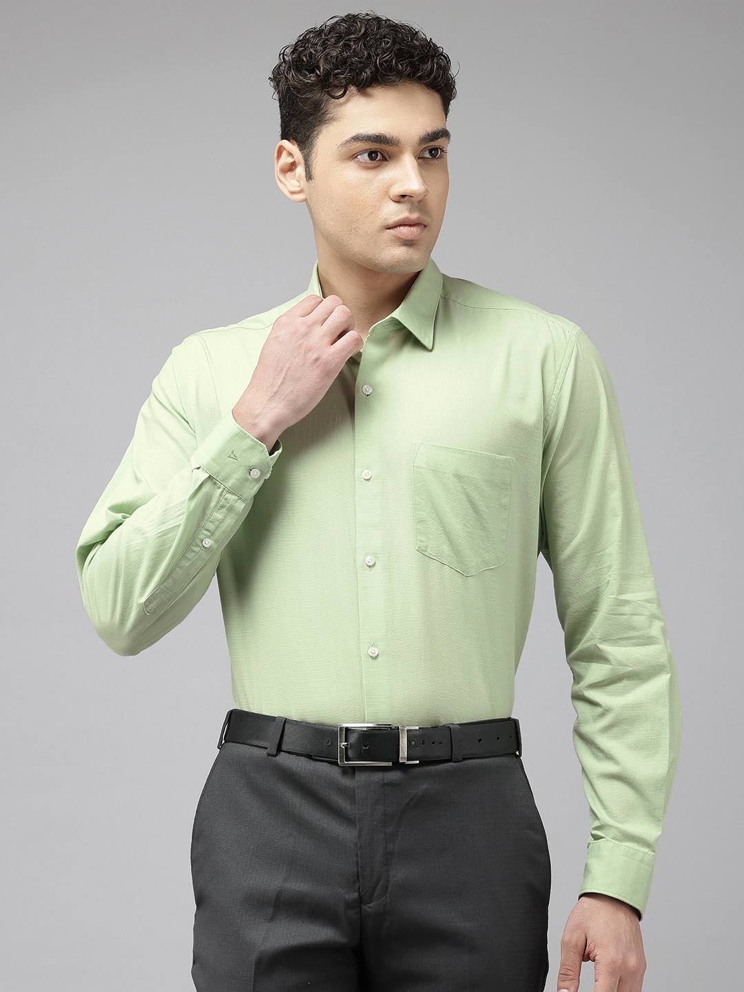 

Van Heusen Cotton Linen Custom Fit Opaque Formal Shirt, Green