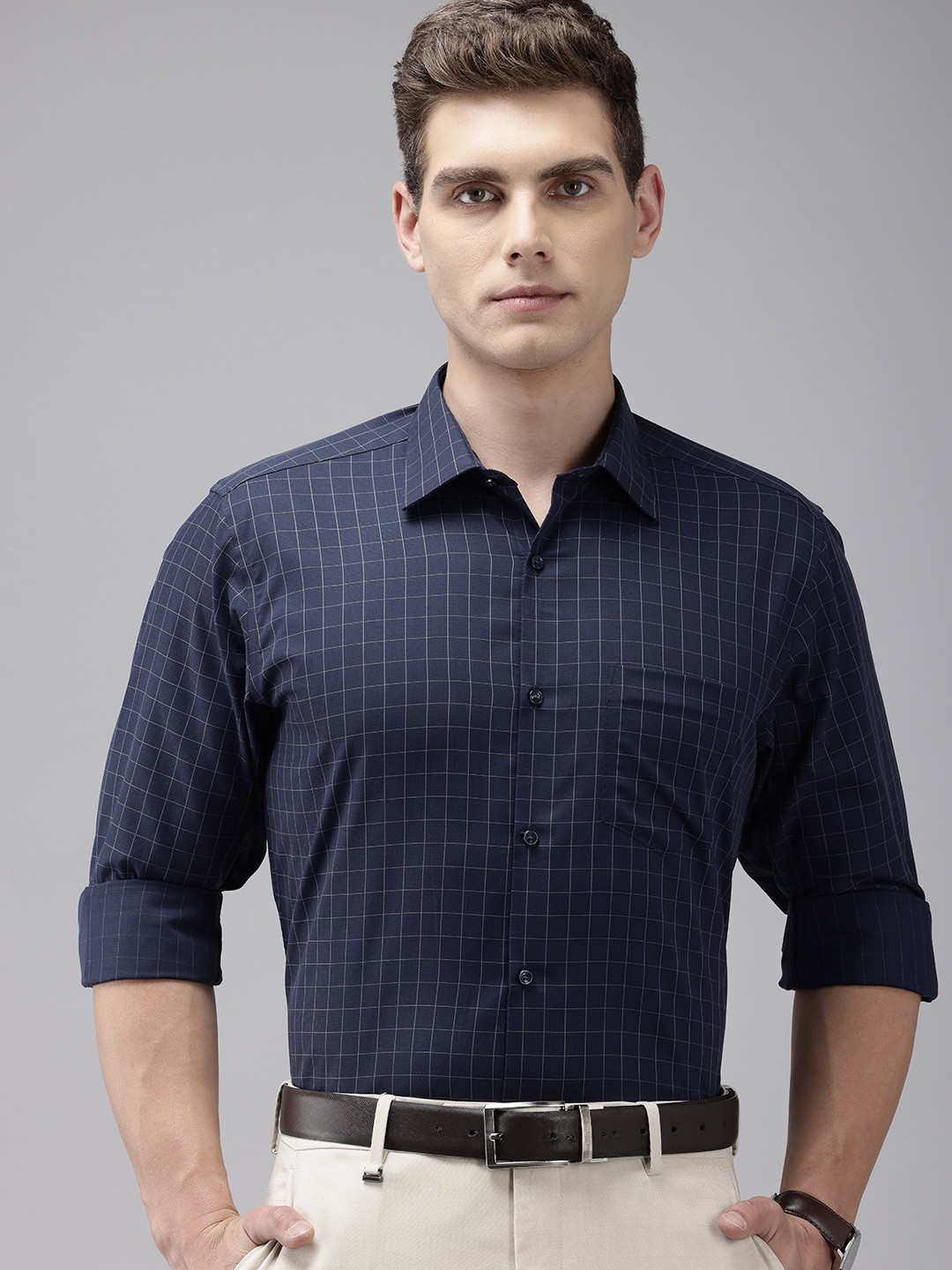 

Van Heusen Custom Fit Checked Pure Cotton Formal Shirt, Navy blue