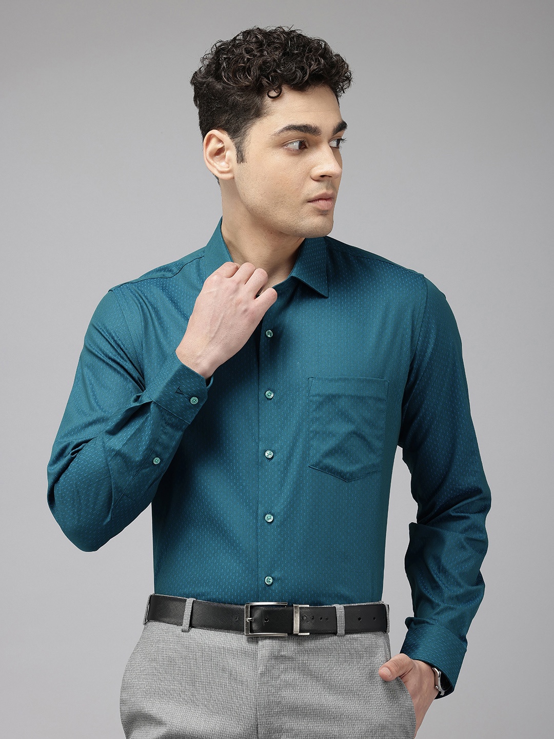 

Van Heusen Pure Cotton Self Design Slim Fit Textured Formal Shirt, Teal