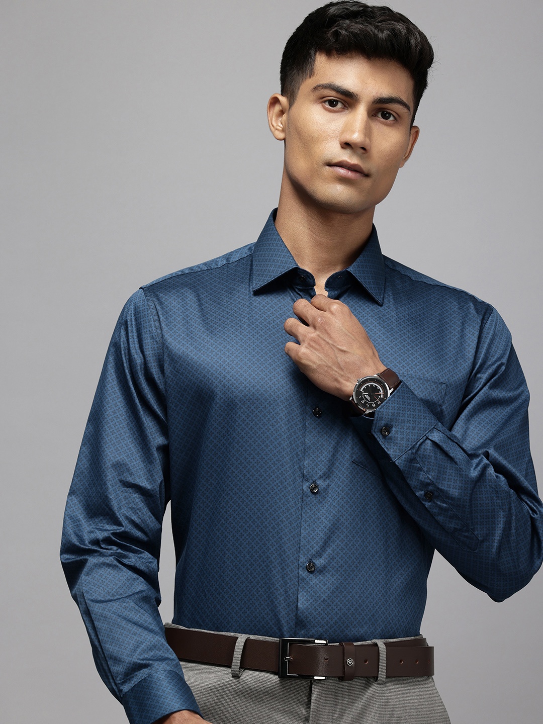 

Van Heusen Men Floral Opaque Printed Formal Shirt, Blue