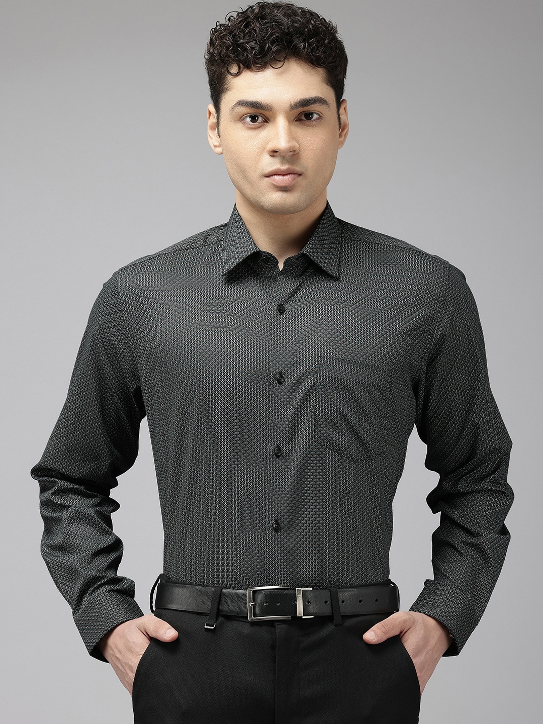 

Van Heusen Pure Cotton Custom Fit Geometric Printed Formal Shirt, Black