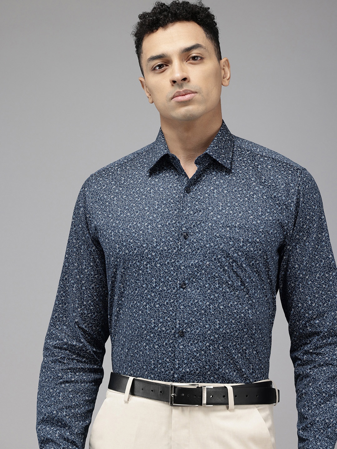 

Van Heusen Pure Cotton Custom Floral Printed Formal Shirt, Navy blue