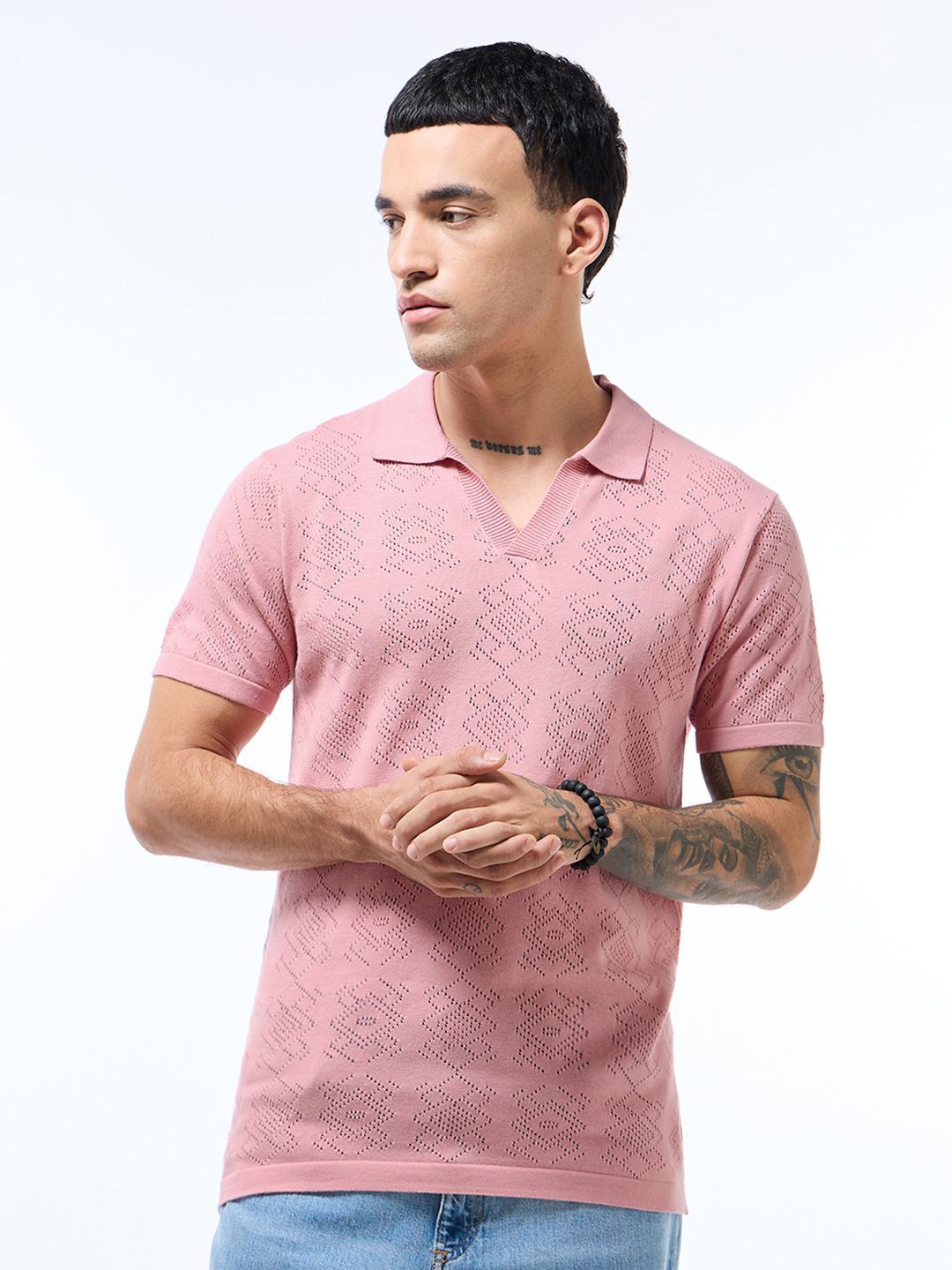 

Bewakoof Men Textured Flatknit Polo T-shirt, Pink