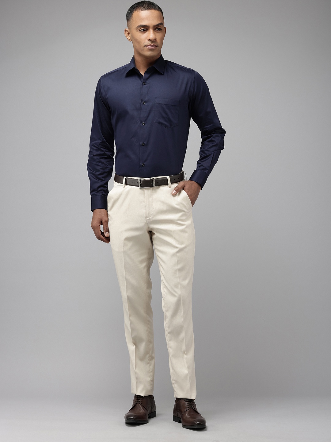 

Van Heusen Custom Fit Pure Cotton Formal Shirt, Navy blue