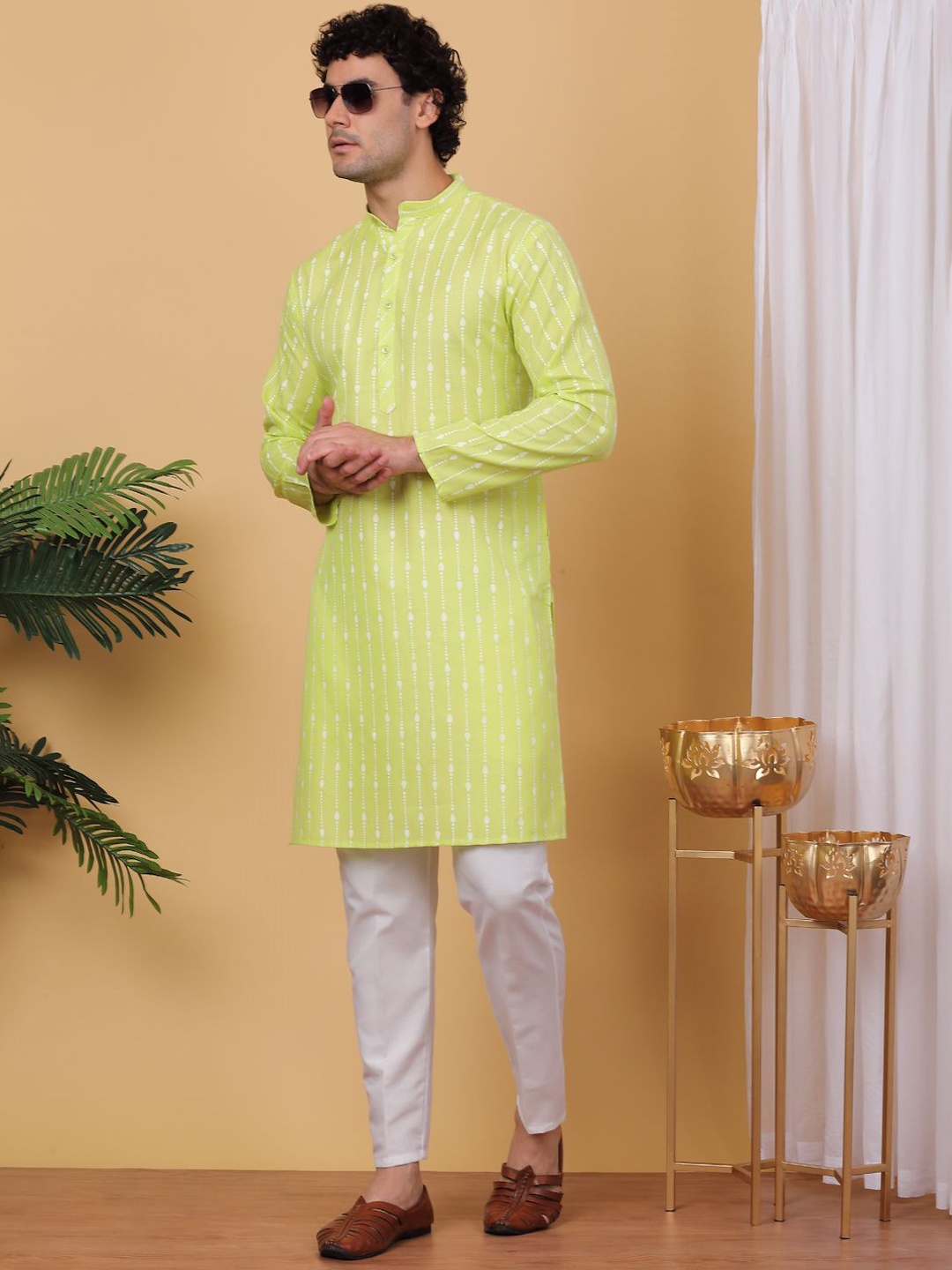 

Anouk Pista Ethnic Printed Band Collar Pure Cotton Kurta with Pyjamas, Green
