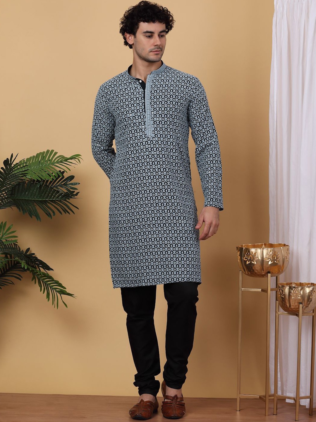 

Anouk Grey Ethnic Motifs Woven Design Mandarin Collar Straight Kurta with Pyjamas, Black